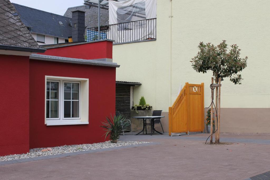Altes Schulhaus Hotel Zeltingen-Rachtig Exterior photo
